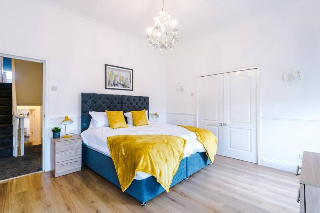 Kharma House - 5 Bed Sleeps 9 Manchester